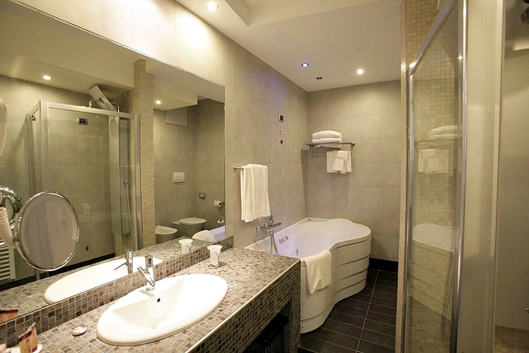 Bathroom 3, San Marco Hotel, Dubai