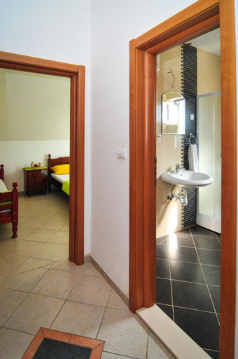 Others 4, Apartmani Bekonja