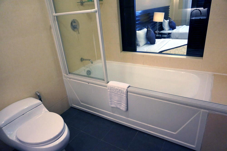 Bathroom 5, Savan Resorts, Khanthabouly