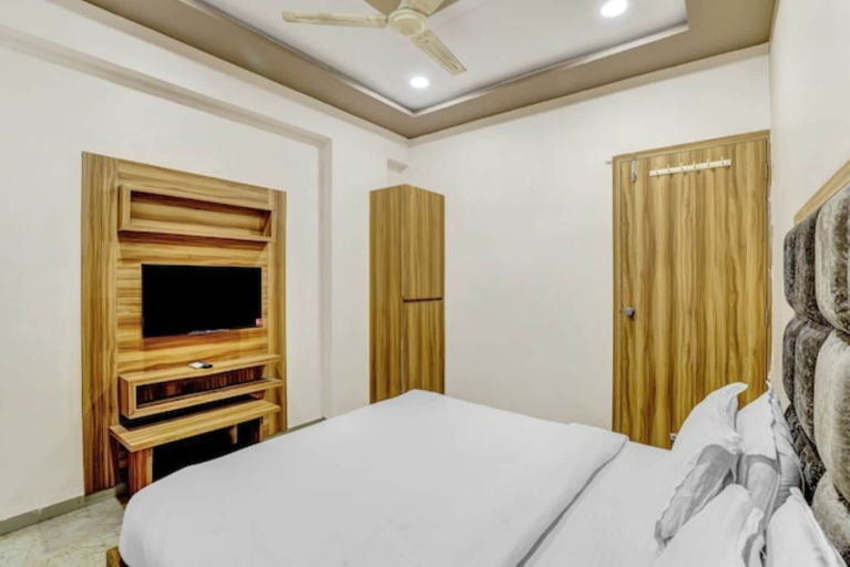 Bedroom 3, Hotel Maple View, Ahmadabad
