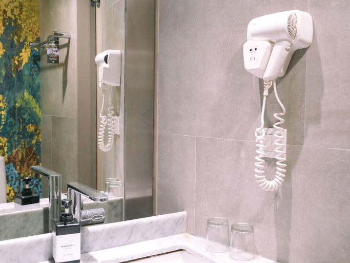 Bathroom 4