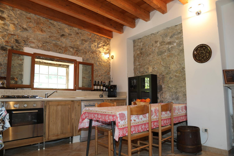 Others 2, Cozy villa with garden, Savona
