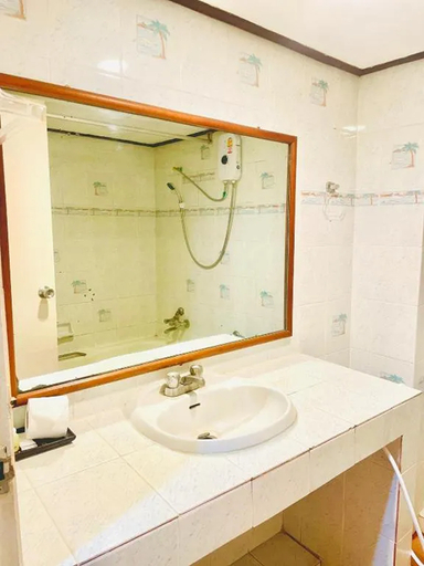 Bathroom 7