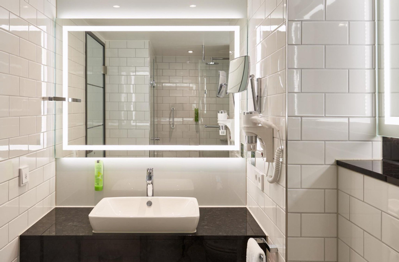 Bathroom 12