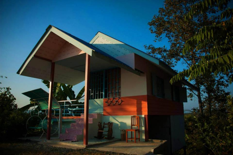 Exterior 1