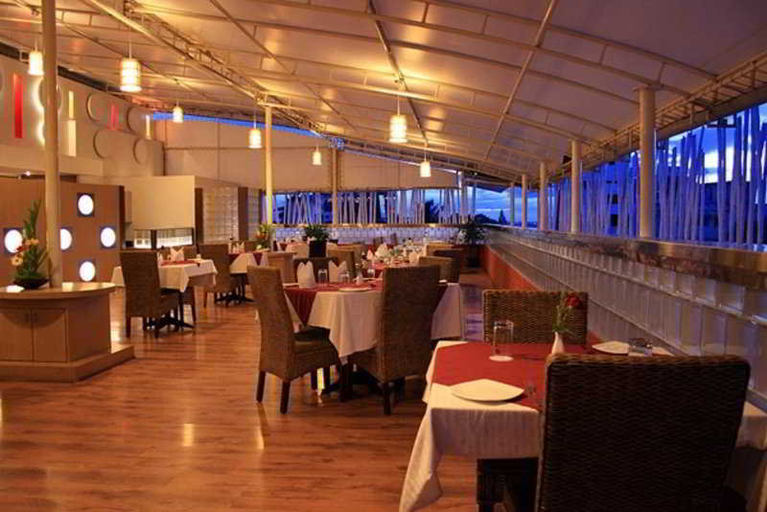 Food & Drinks 3, 37 The Crescent, Race Course, Bangalore, Bangalore