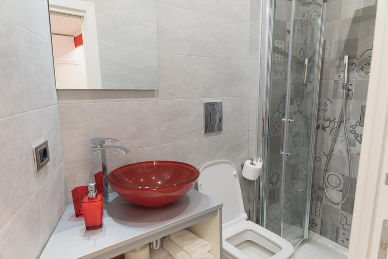 Bathroom 4, Napoli Capitale - 180m from via Toledo, Napoli