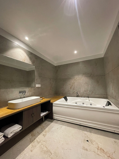 Bathroom 4, Imperia Resort by The Sky Imperial, Rajsamand