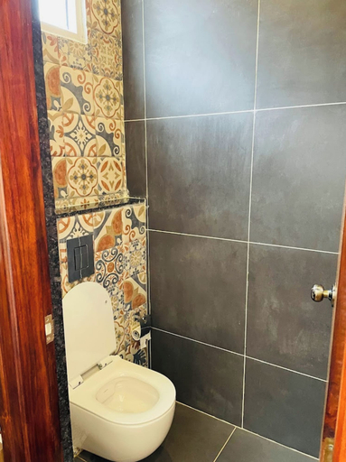 Bathroom 3, Bindiga Peak Resorts, Chikmagalur