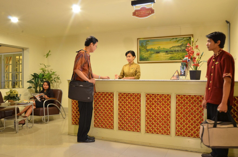 Public Area 3, Pondok Indah, Solo