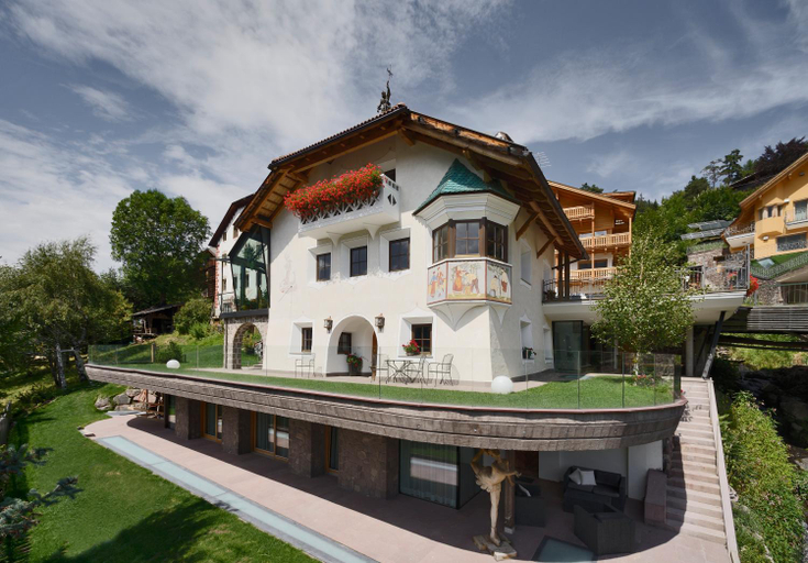 Others 2, Villa Schmalzl, Bolzano