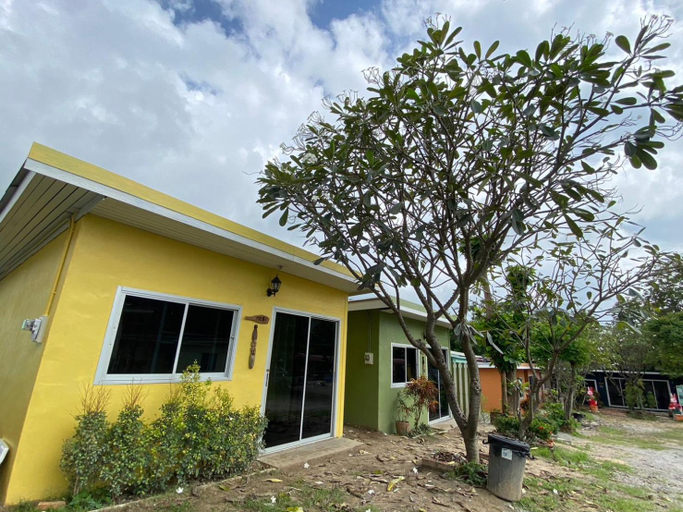 Exterior 2