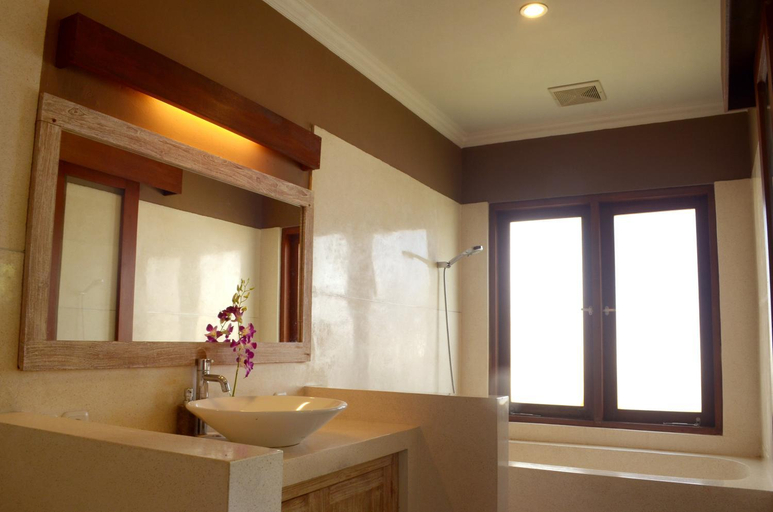 Bathroom 1, The Bali Shanti, Gianyar
