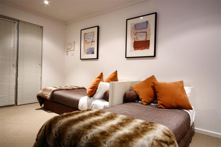 Bedroom, Ashmont Motor Inn, Moyne - South