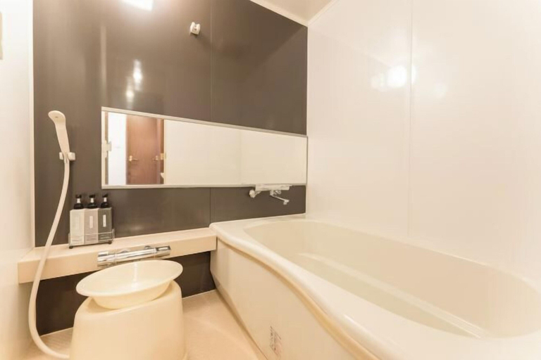 Bathroom 9