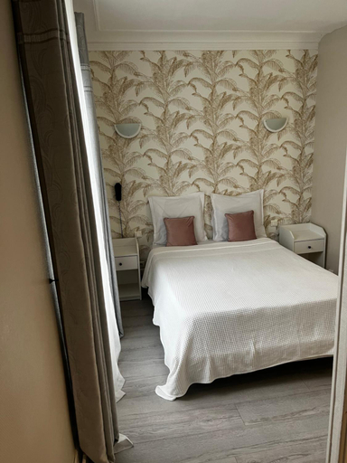Bedroom 2, Hotel Marie Louise, Val-d'Oise