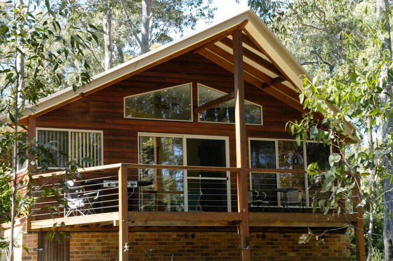 Exterior & Views