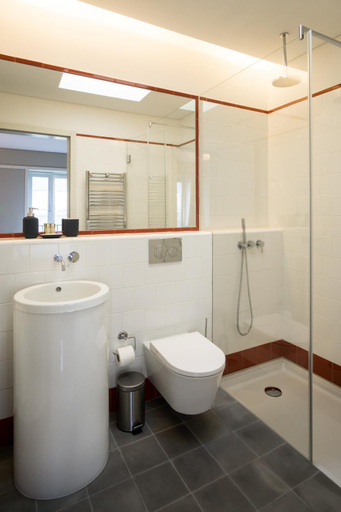 Bathroom 3, Porto República Apartments, Porto