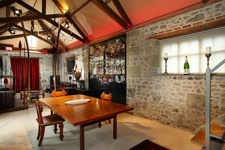 Food & Drinks 3, Snobs and Rebels Apartments, Dorset