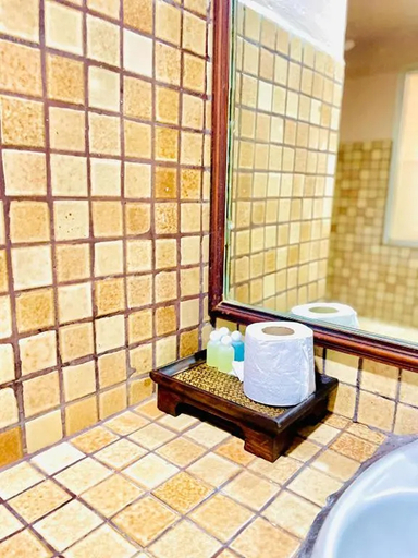 Bathroom 12