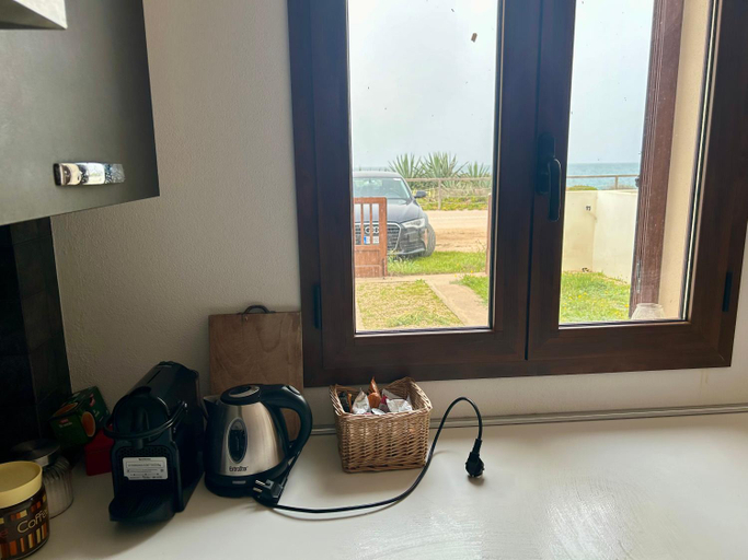 Others 2, Sunshine Luxury Seafront House - s'arena scoada, Oristano