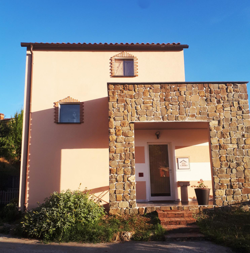 Exterior 15