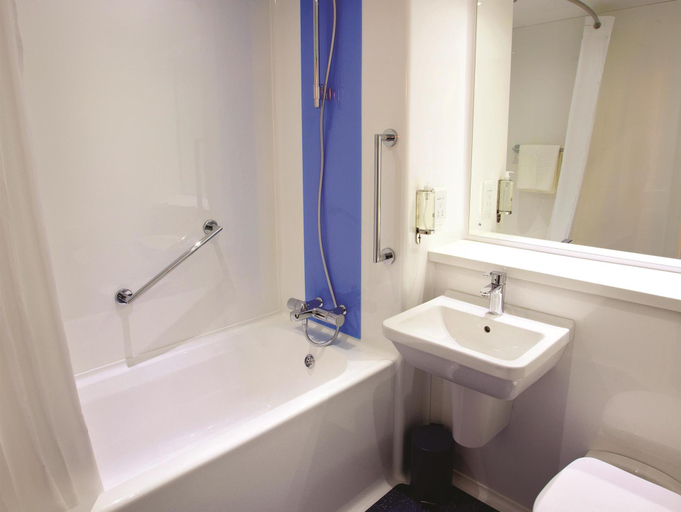 Bathroom 3, Travelodge Newcastle Whitemare Pool, Gateshead