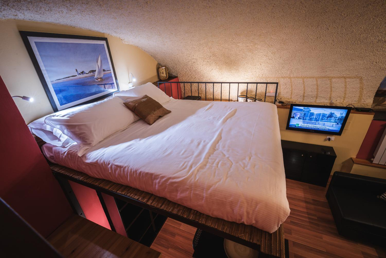 Bedroom 12
