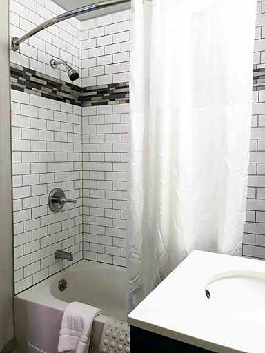 Bathroom 5, Heritage Hotel , Orange