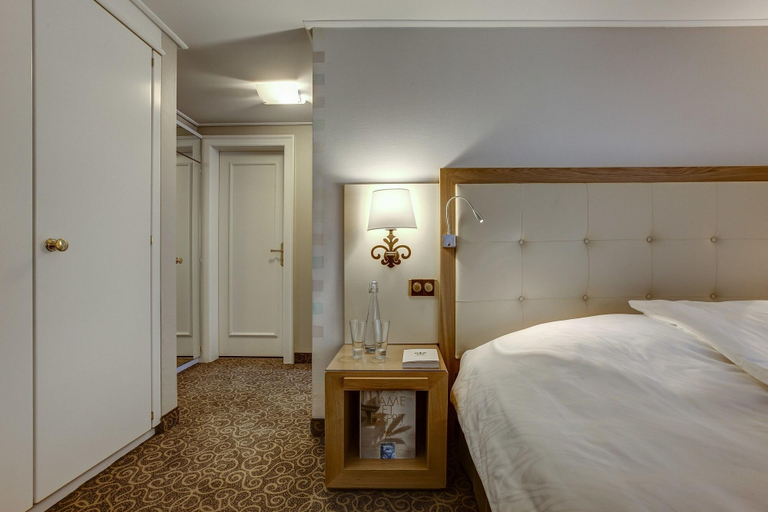 Bedroom 3, Les Sources des Alpes, Leuk