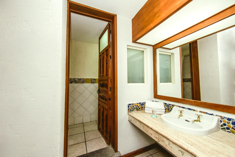 Bathroom 3, Hotel Colonial, San Andrés Cholula