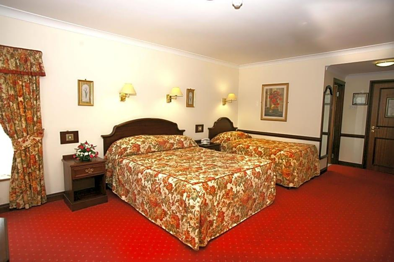 Bedroom 5, Dorrian's Imperial