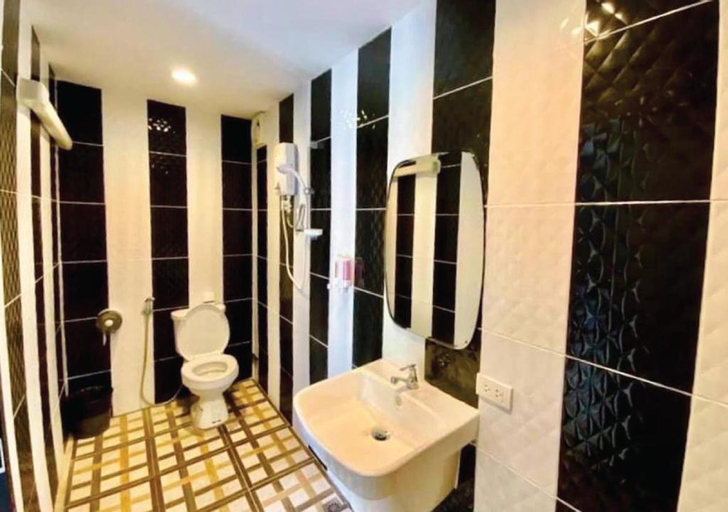 Bathroom 17