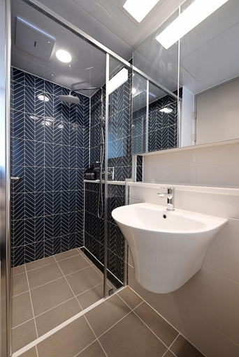 Bathroom, JW International Hotel, Jung