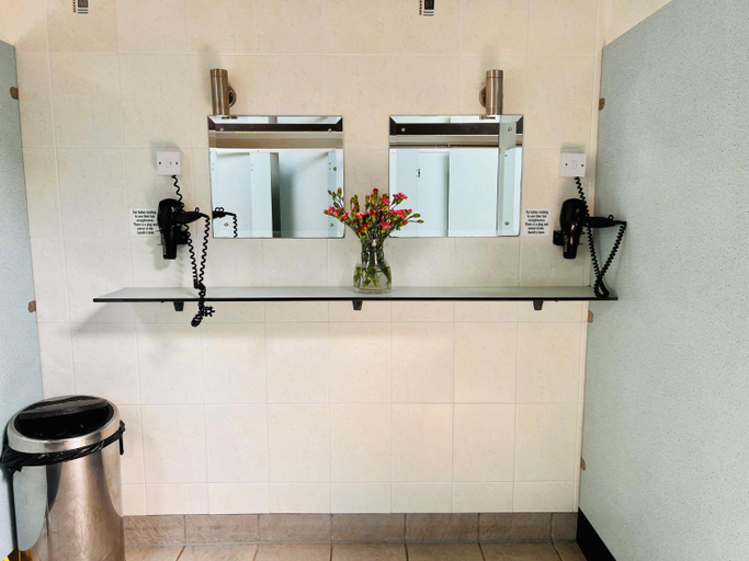 Bathroom, Glamping at South Lytchett Manor, Dorset