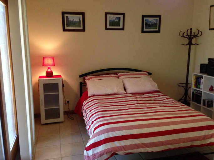 Bedroom 2, Clarevale Cottage B&B, Clare and Gilbert Valleys