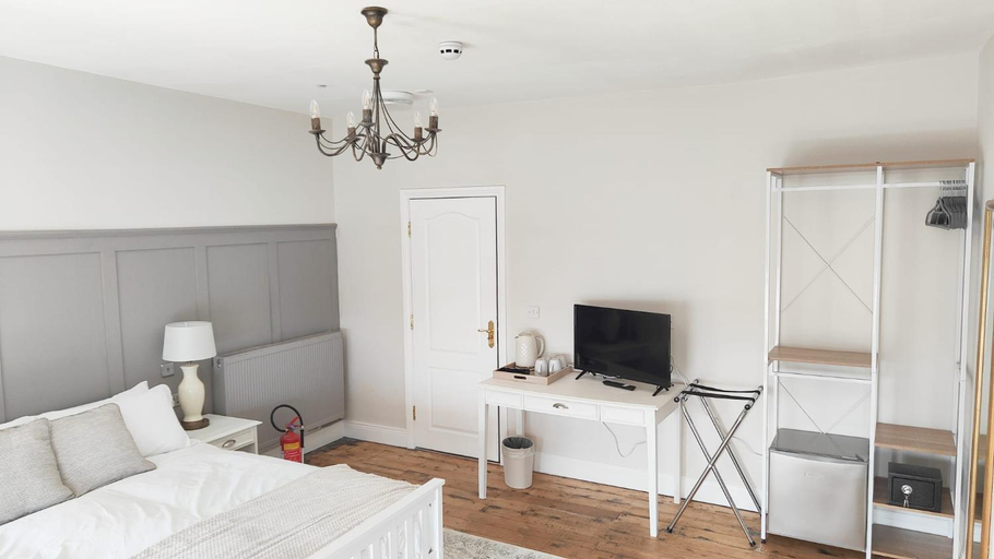 Bedroom, LONDONDERRYS Bar and Accommodation, Durham