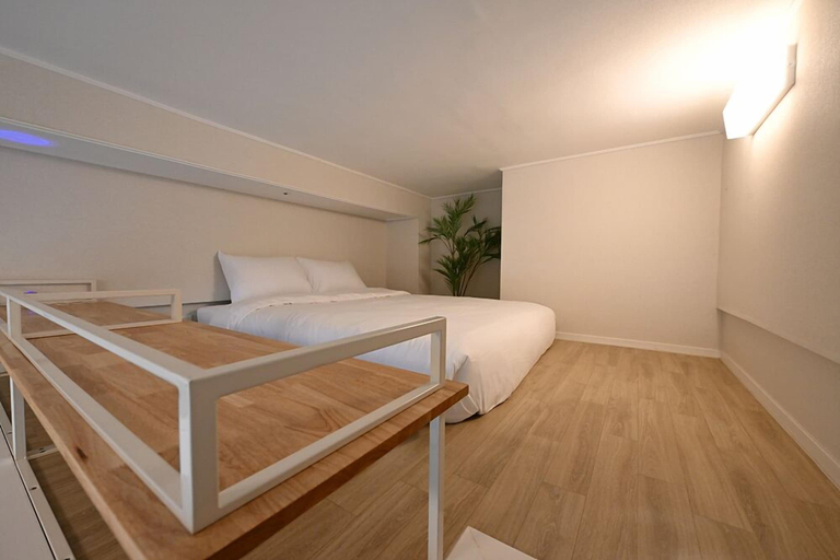 Bedroom 3, JW International Hotel, Jung