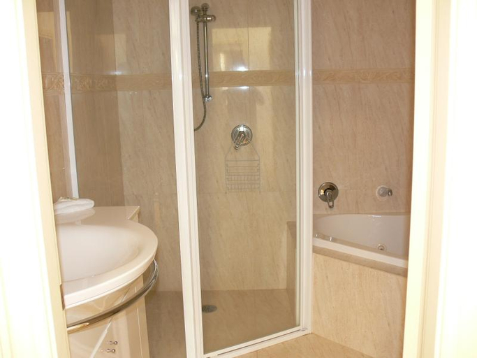 Bathroom, Meridian Resort Beachside, Greater Taree