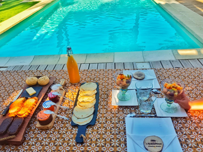 Others 3, L'Entre Nous, piscine et jacuzzi prive, Aude