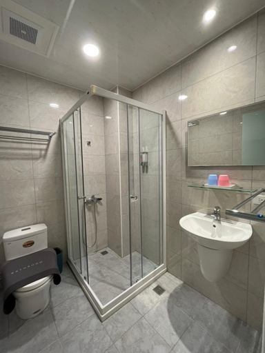 Bathroom 15