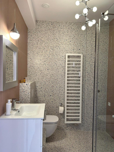 Bathroom 12