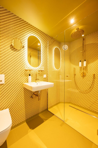 Bathroom 8