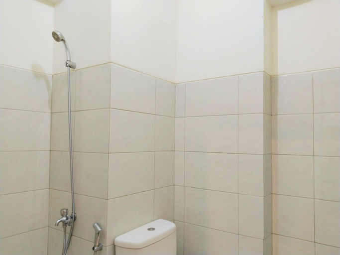 Bathroom 5, Royale Signature Sapphire, East Jakarta