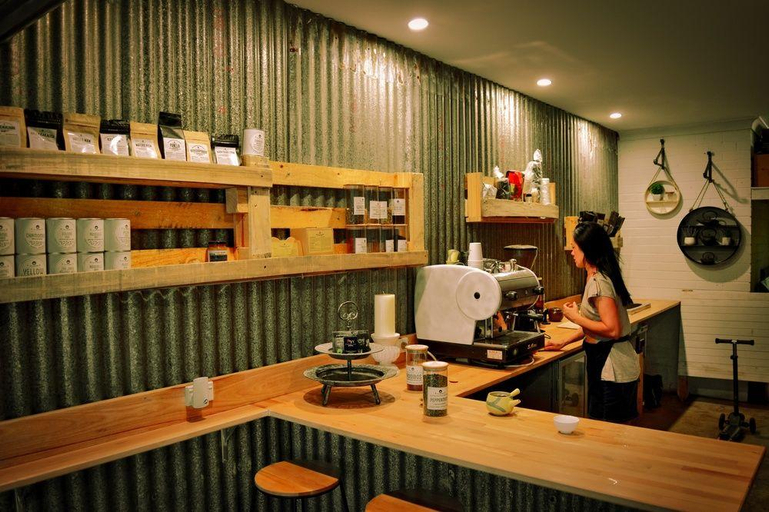 Food & Drinks 5, Pleasant Way Motel, Shoalhaven - Pt A