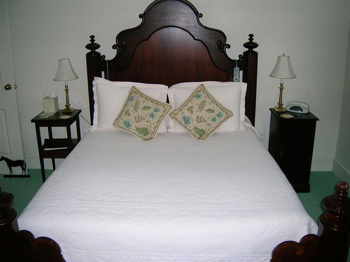 Bedroom 2, Inn at Old Virginia, Staunton