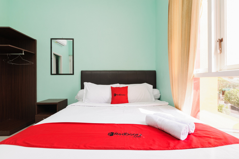 bedroom 6