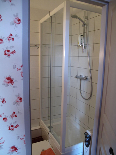 Bathroom 4, Maison Prades, Pyrénées-Orientales