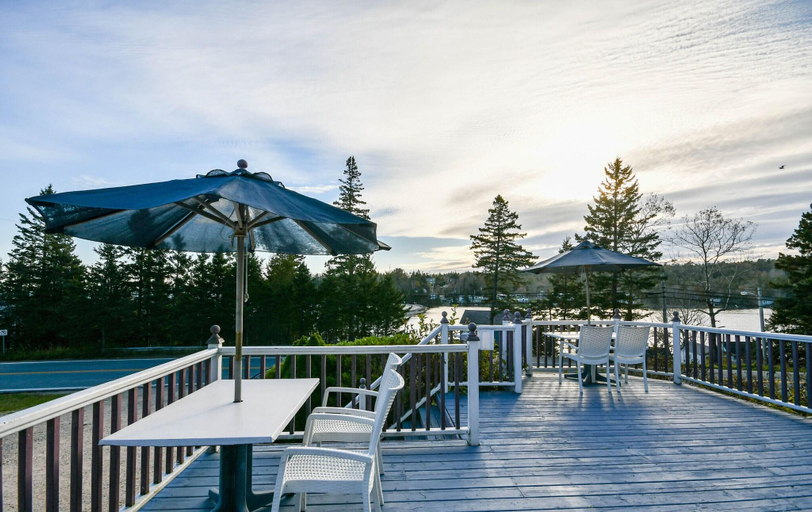 Sport & Beauty 3, Surfside Inn, Halifax