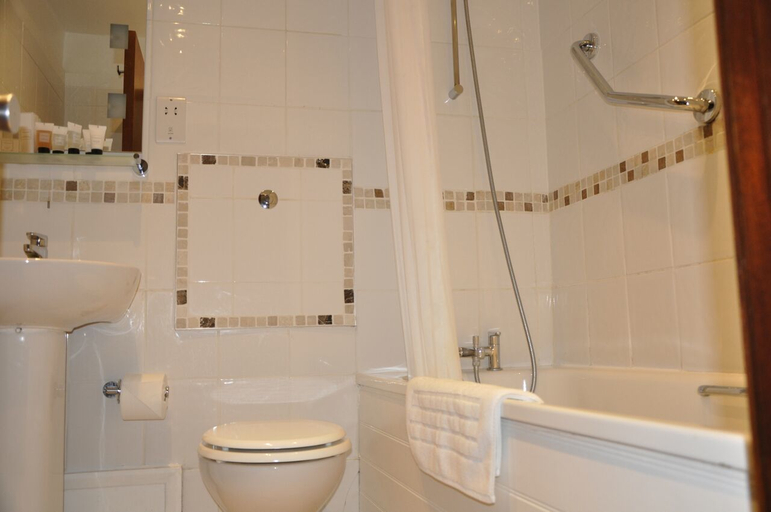 Bathroom 4, Kensington Court Hotel, London
